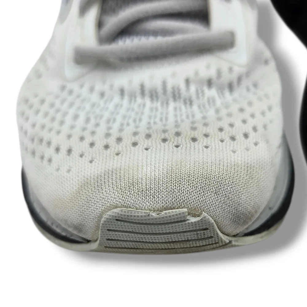 Brooks Trace 3‎ Sneakers Womens 8 White Track Road Running Shoes